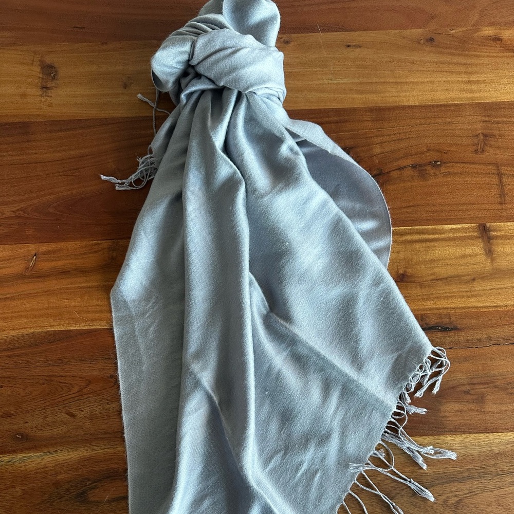 Light Gray Scarf with Fringe 100% cashmere